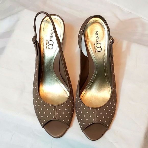 Nine & Co by Nine West Taupe/Cream Espadrilles - Picture 14 of 16